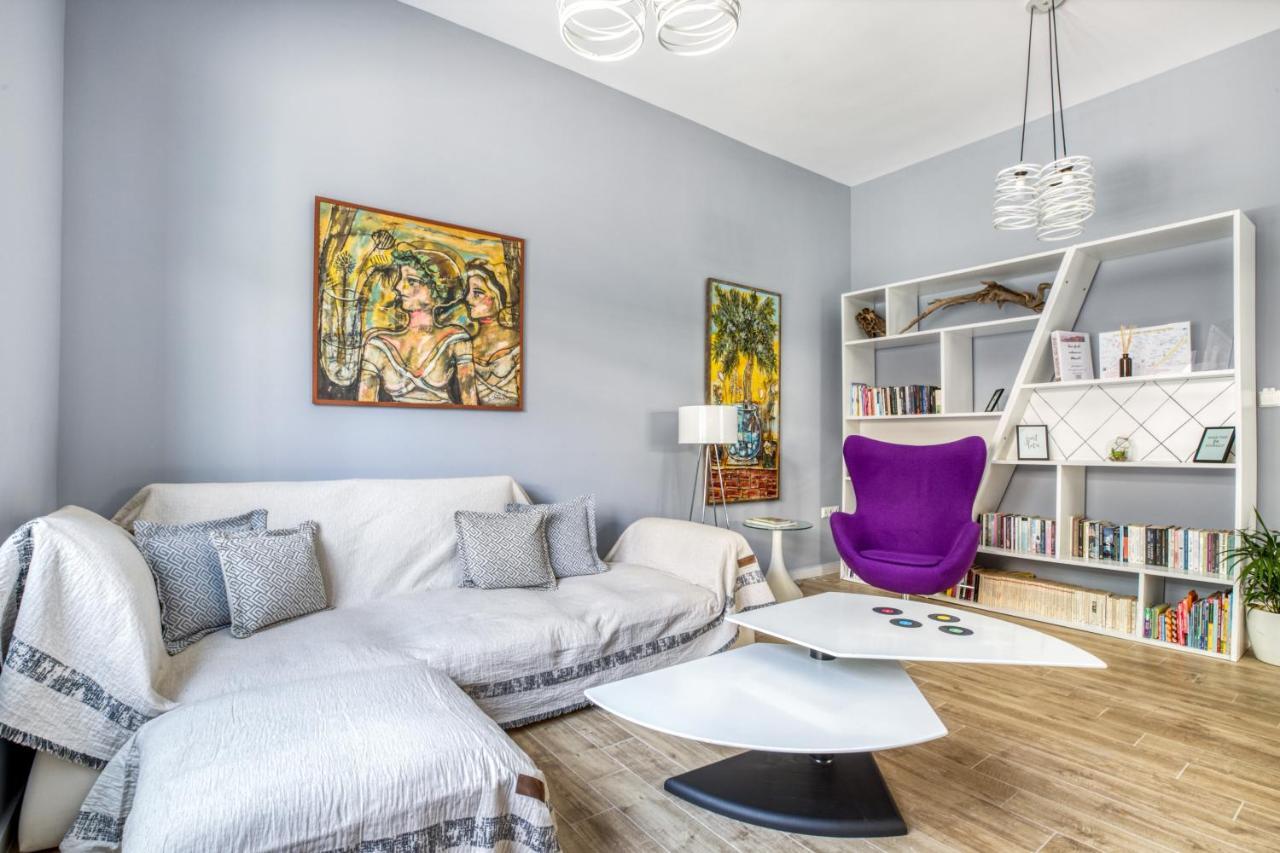 Spacious Flat With Courtyard And Private Parking! 雅典 外观 照片