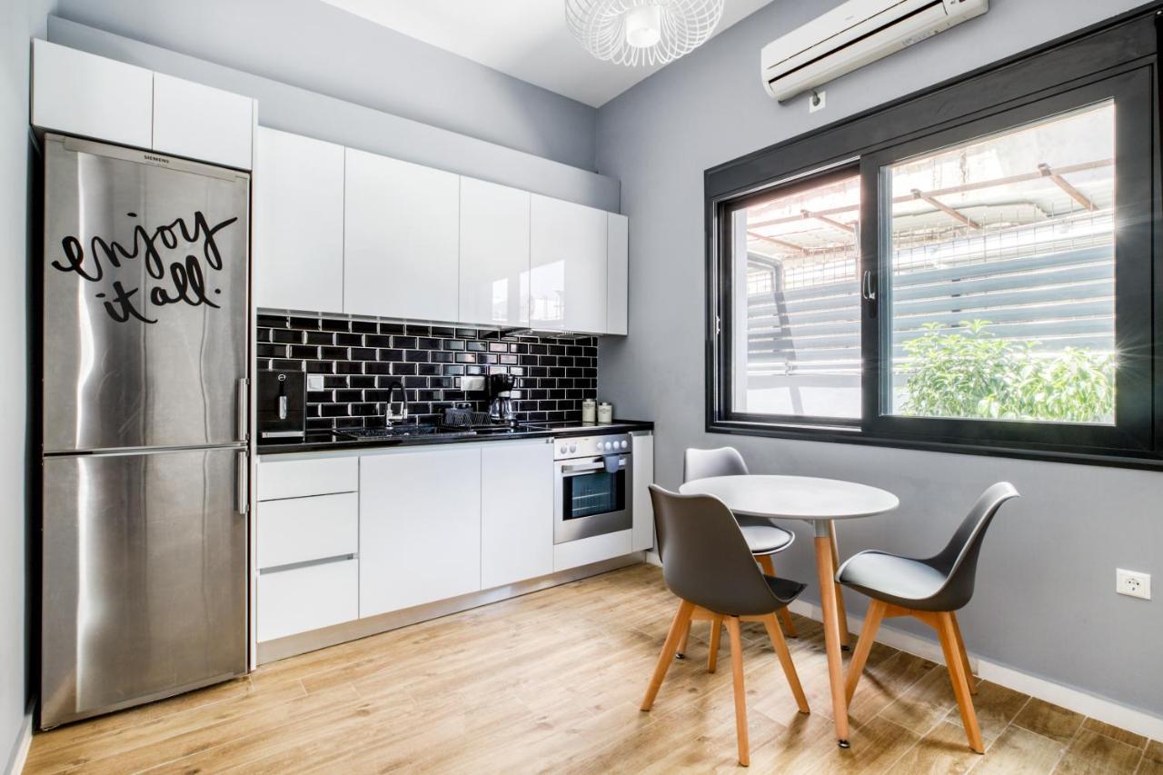 Spacious Flat With Courtyard And Private Parking! 雅典 外观 照片