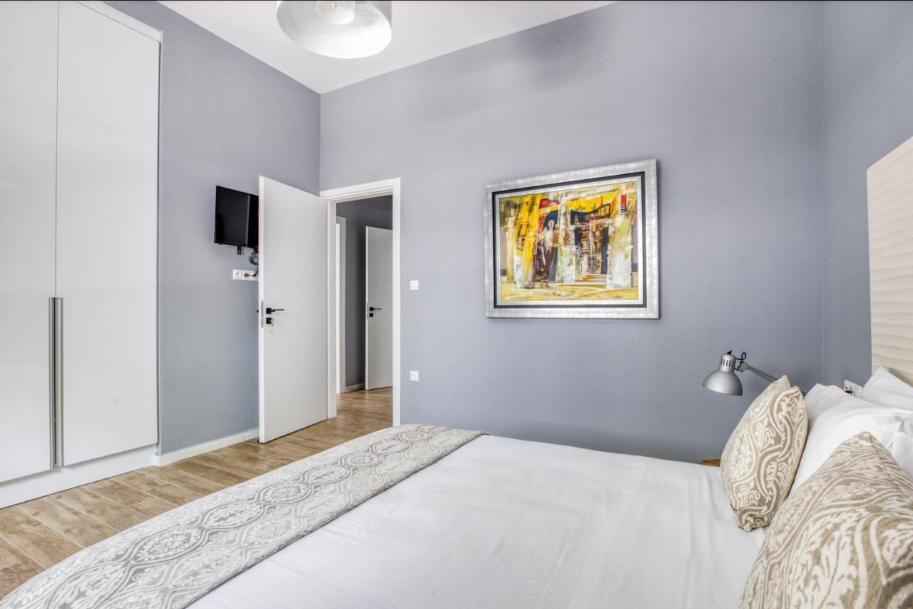 Spacious Flat With Courtyard And Private Parking! 雅典 外观 照片
