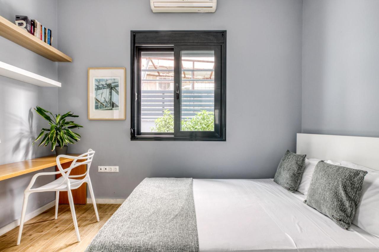 Spacious Flat With Courtyard And Private Parking! 雅典 外观 照片