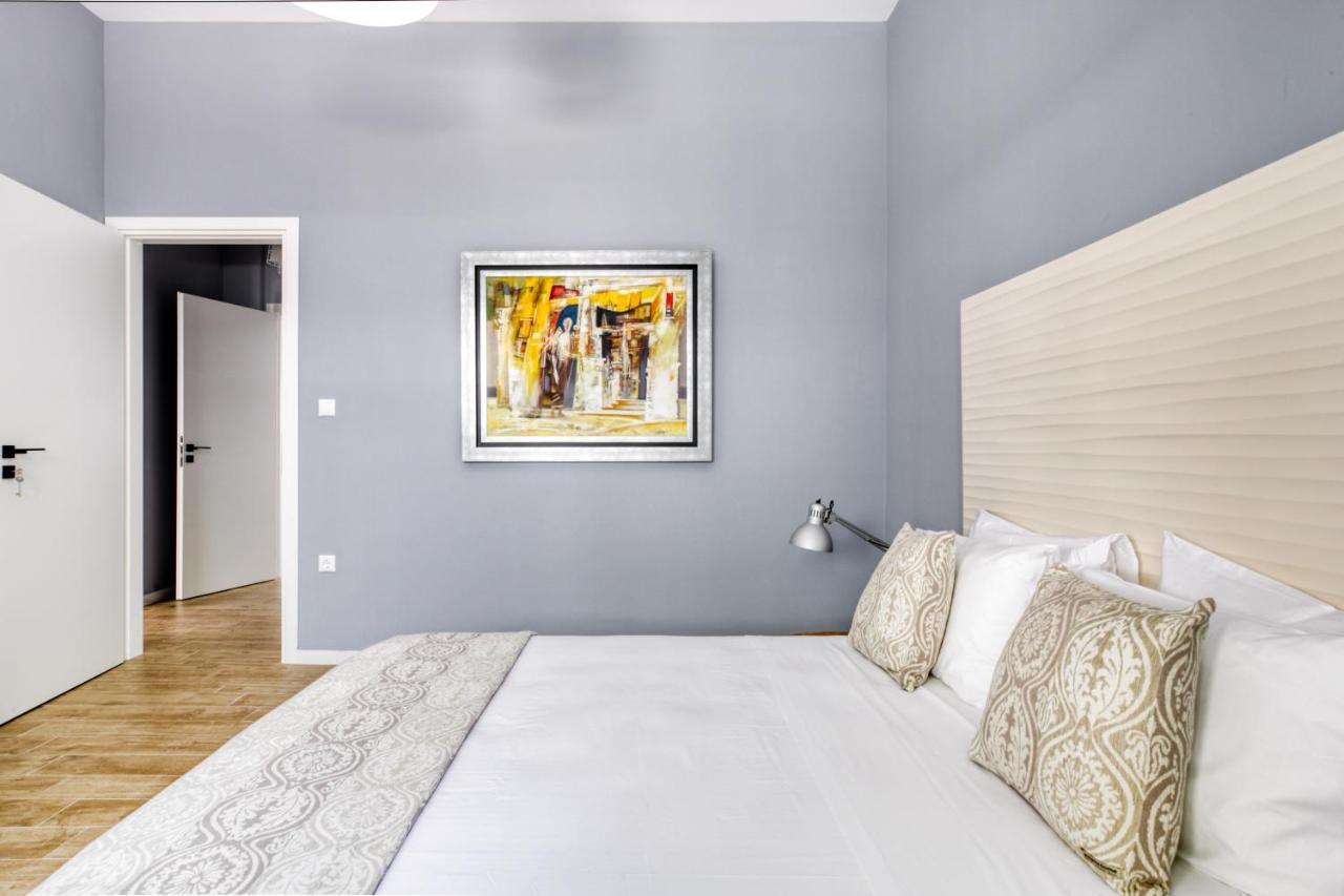 Spacious Flat With Courtyard And Private Parking! 雅典 外观 照片
