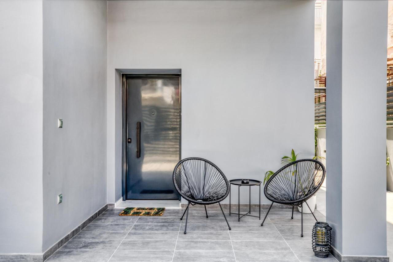Spacious Flat With Courtyard And Private Parking! 雅典 外观 照片