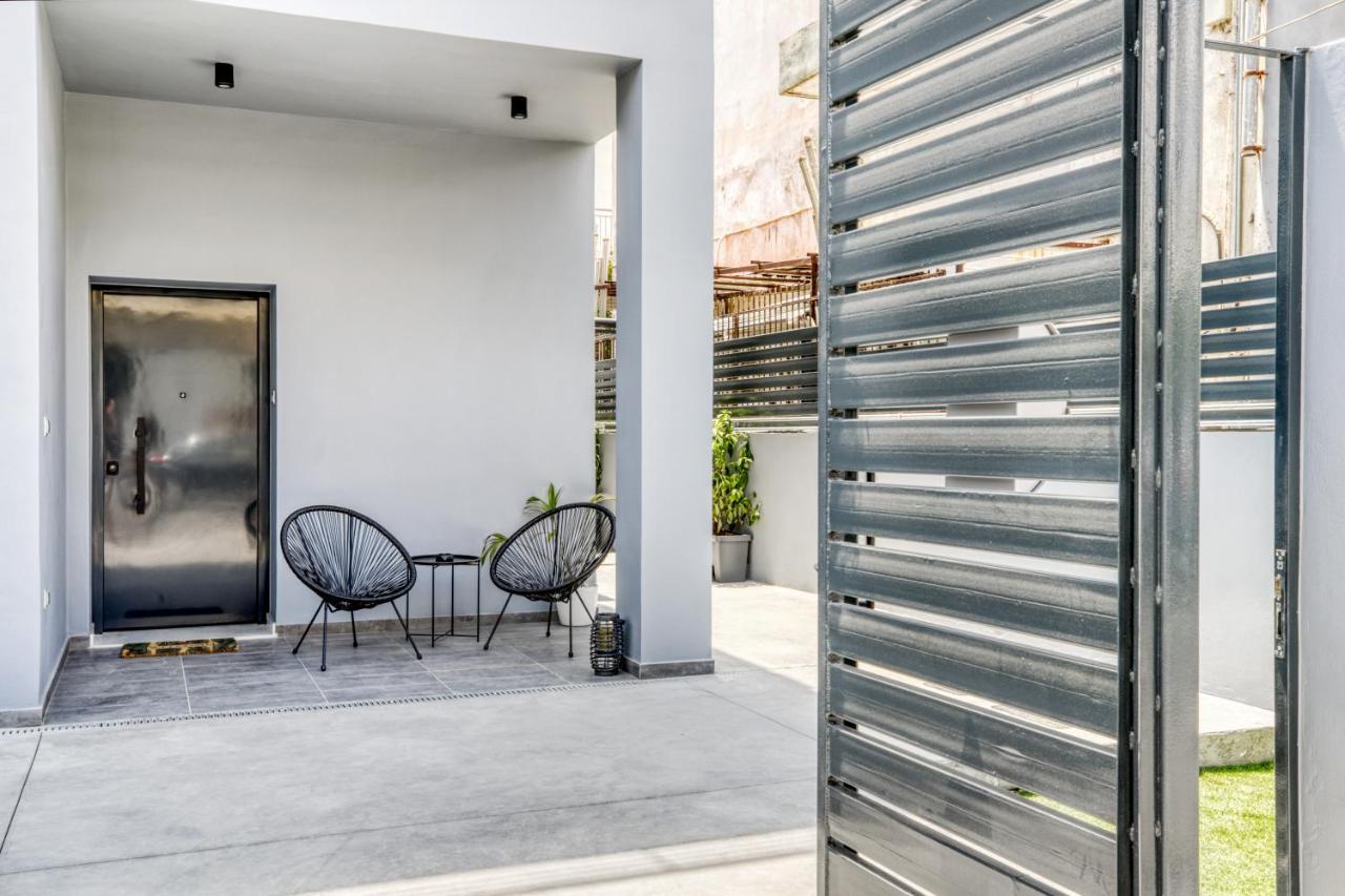 Spacious Flat With Courtyard And Private Parking! 雅典 外观 照片
