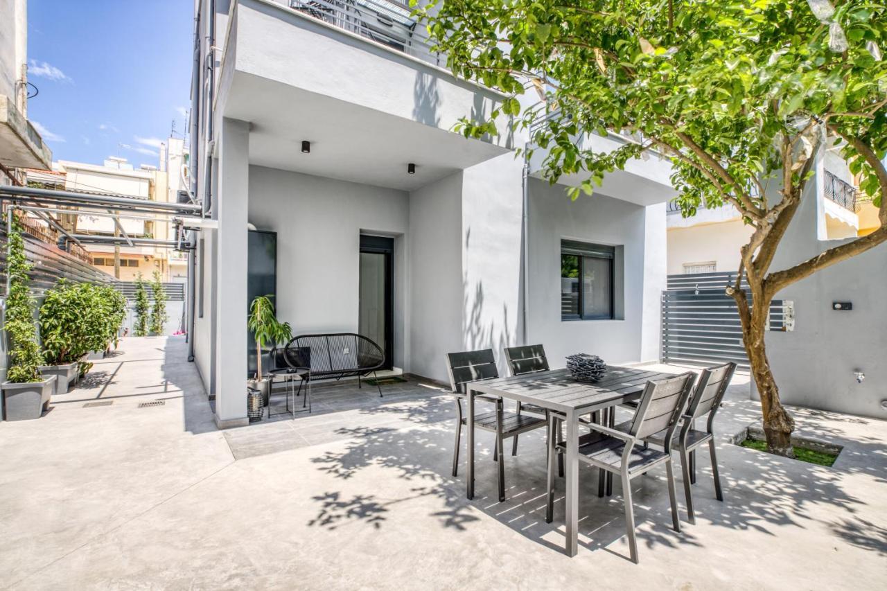 Spacious Flat With Courtyard And Private Parking! 雅典 外观 照片