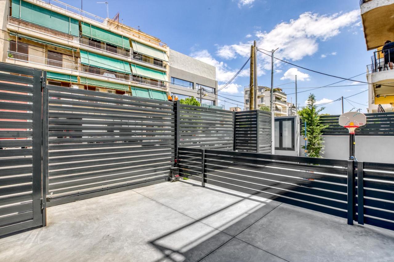 Spacious Flat With Courtyard And Private Parking! 雅典 外观 照片