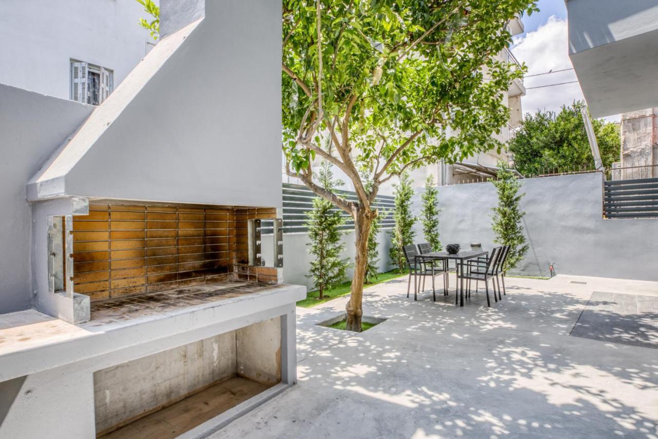 Spacious Flat With Courtyard And Private Parking! 雅典 外观 照片