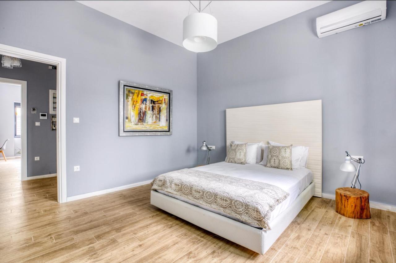 Spacious Flat With Courtyard And Private Parking! 雅典 外观 照片