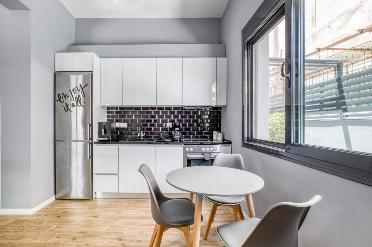 Spacious Flat With Courtyard And Private Parking! 雅典 外观 照片