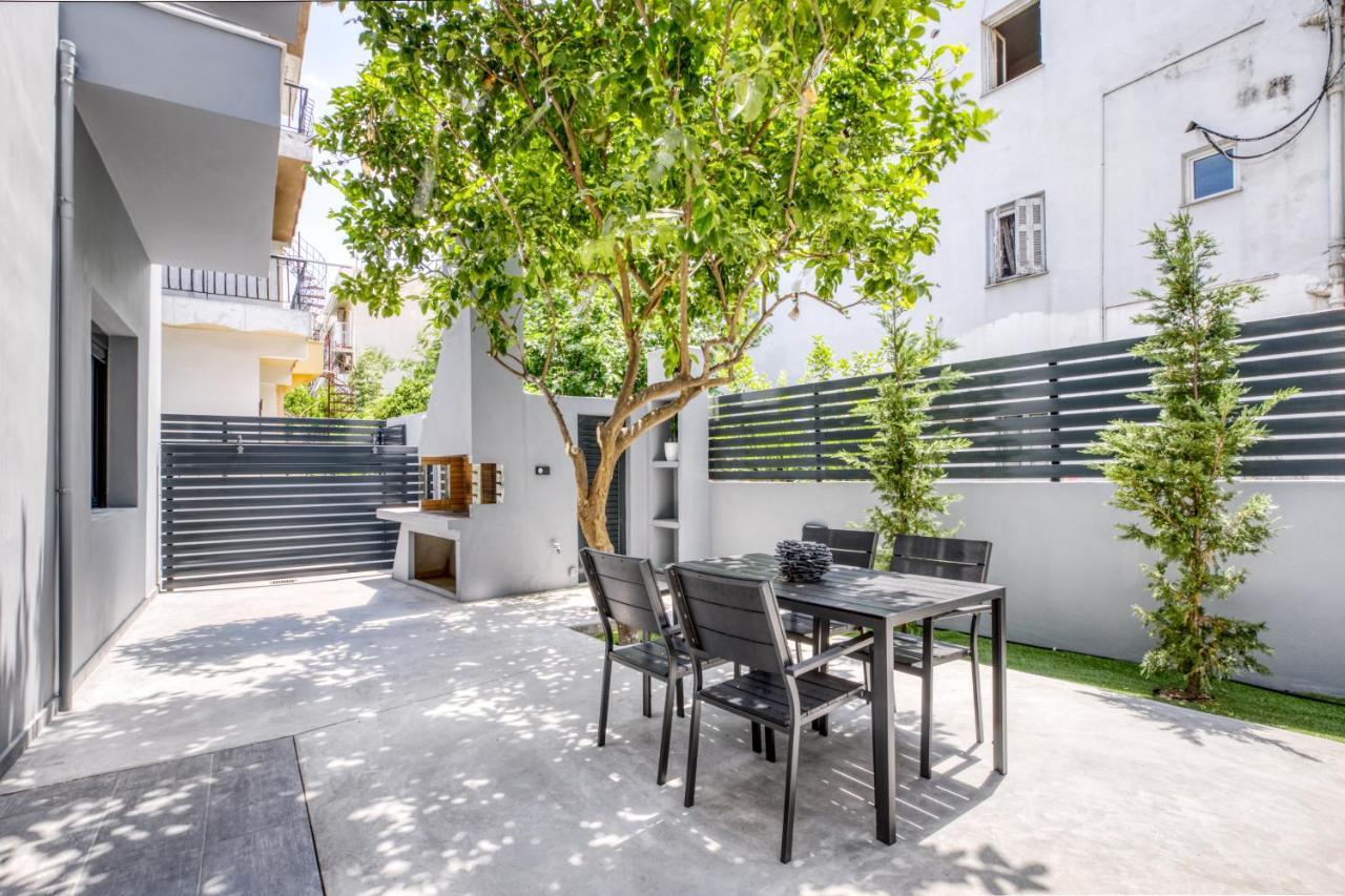Spacious Flat With Courtyard And Private Parking! 雅典 外观 照片