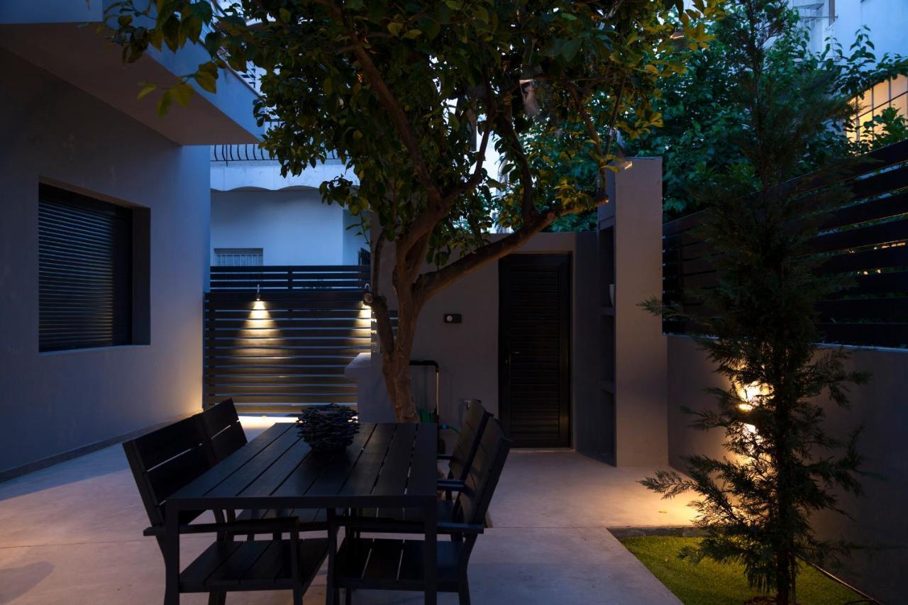 Spacious Flat With Courtyard And Private Parking! 雅典 外观 照片